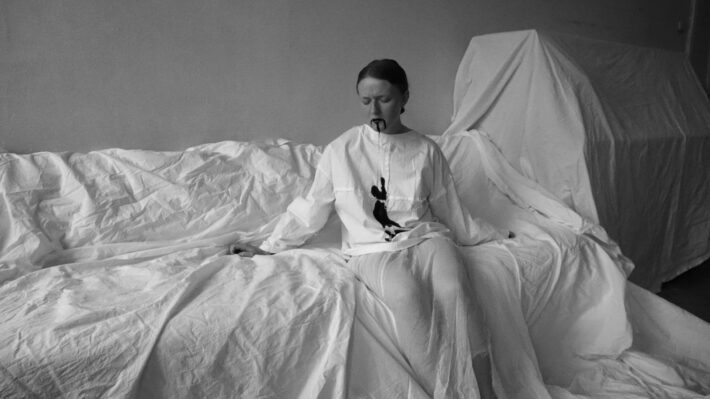 Маша Панина «ПРЯМАЯ РЕЧЬ». Видео-арт, объекты, инсталляция в залах галереи